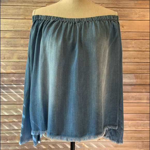 cloth and stone Tops - Cloth & Stone Off The Shoulder Denim Top